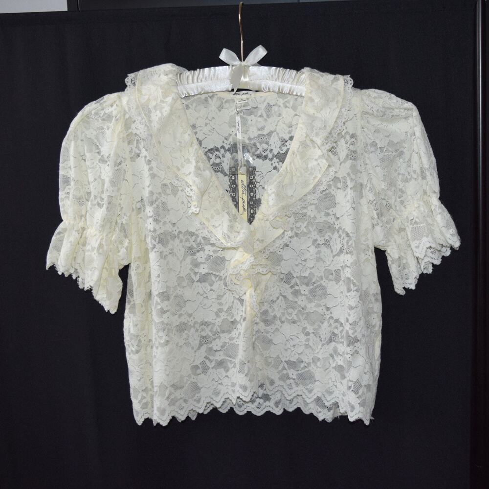Ultra Pink Lace Blouse Size M NWT Cream Victorian Romantic Stretch Short Sleeve